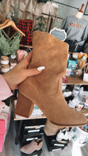 Load image into Gallery viewer, Corky&#39;s Wicked Sand Boots